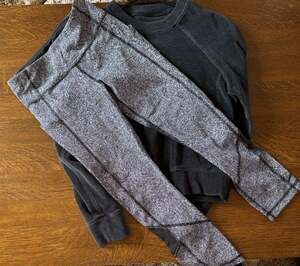 Lululemon: Every Moment Velour Sweatshirt & Reflective Leggings [SIZE: 2]
